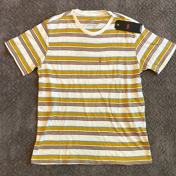 Levi's Other - - Mens Levi’s shirt